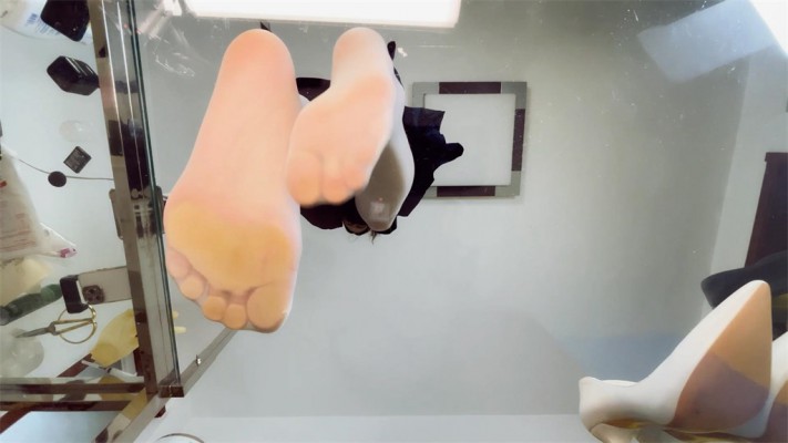 【网盘】【婧児小主】女学妹晓G把我缩小了 GTS 玻璃足底丝袜棉袜POV YC-220601-4