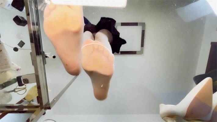 【网盘】【婧児小主】女学妹晓G把我缩小了 GTS 玻璃足底丝袜棉袜POV YC-220601-4