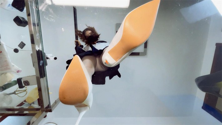 【网盘】【婧児小主】女学妹晓G把我缩小了 GTS 玻璃足底丝袜棉袜POV YC-220601-4