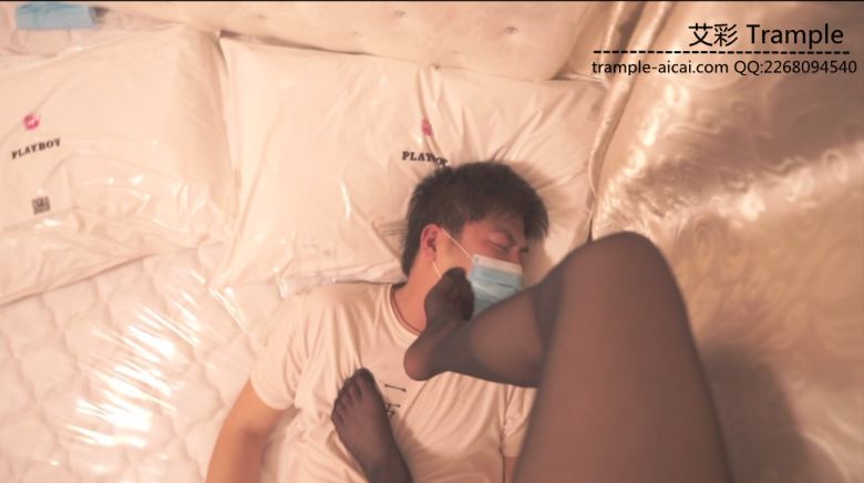 【网盘】新人歆凝暴跳踩头踢裆