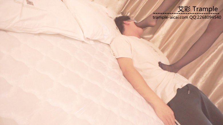 【网盘】新人歆凝暴跳踩头踢裆