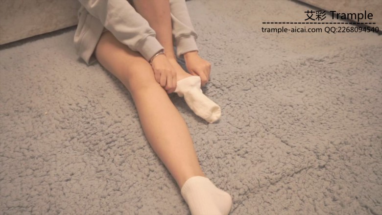 【网盘】南一,洛芸,宅七,3人白袜运动鞋调教