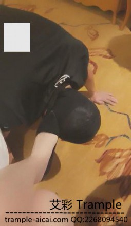 【网盘】VIVI调教现实中的朋友踩踏羞辱闻肉丝