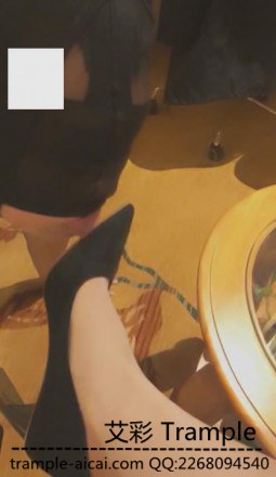 【网盘】VIVI调教现实中的朋友踩踏羞辱闻肉丝