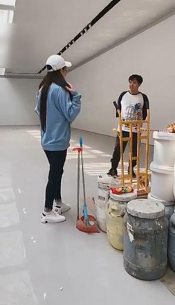 【网盘】【VIVI】调教装修工人