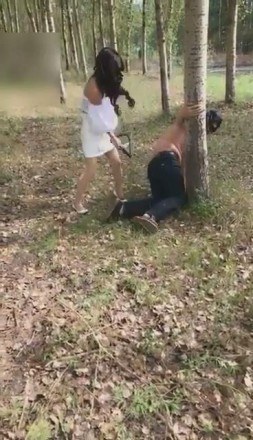 【网盘】【冷柔】户外脏鞋底泥丝袜调教痛并快乐着