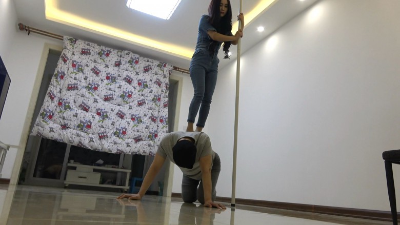 【网盘】冷柔极限花样折磨贱货