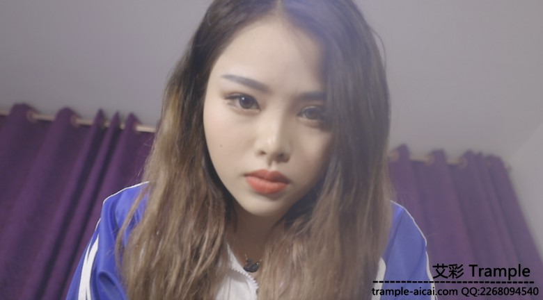 【网盘】订制7人校服坐脸羞辱