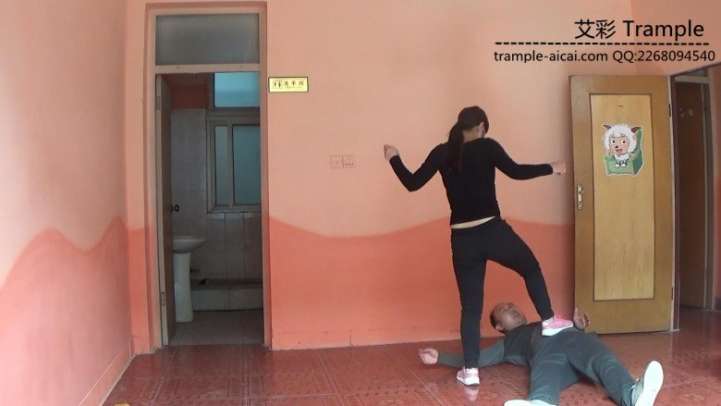 【网盘】跆拳道女教练防身术演练