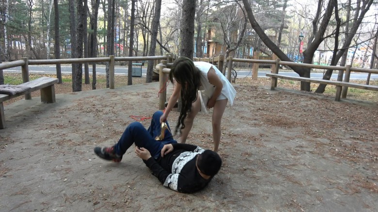 【网盘】冷柔野外暴虐贱货裆部