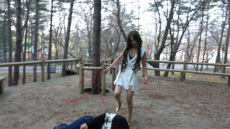 【网盘】冷柔野外暴虐贱货裆部