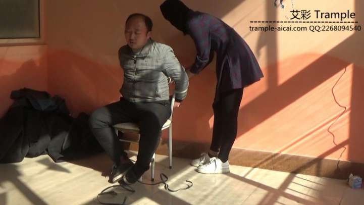 【网盘】女绑匪劫财杀人