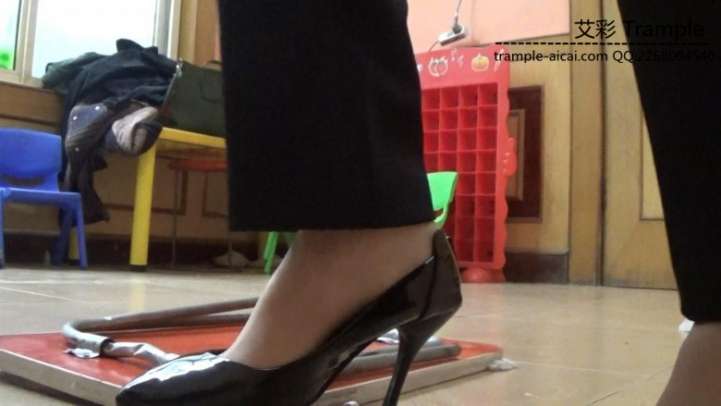 【网盘】职业装木板压碎