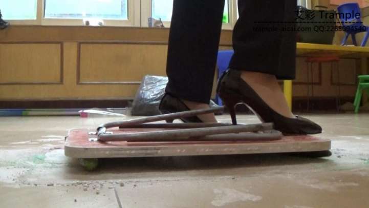 【网盘】职业装木板压碎