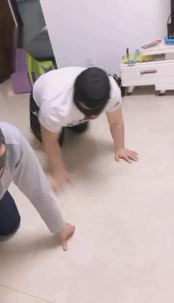 【网盘】【冷柔s】高跟玉足口水水果盛宴羞辱两王八