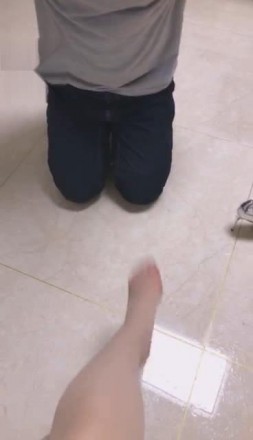 【网盘】【冷柔s】高跟玉足口水水果盛宴羞辱两王八