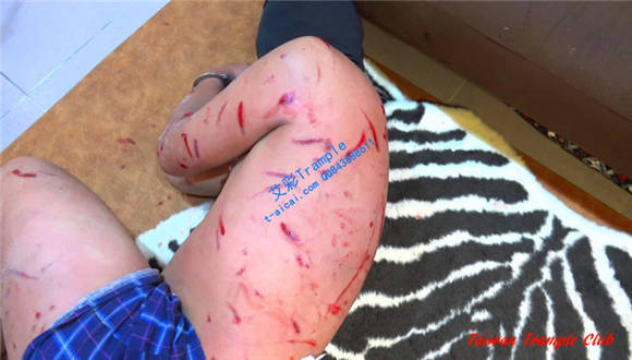 【网盘】血地狱－双女神超残忍狠跺暴踹