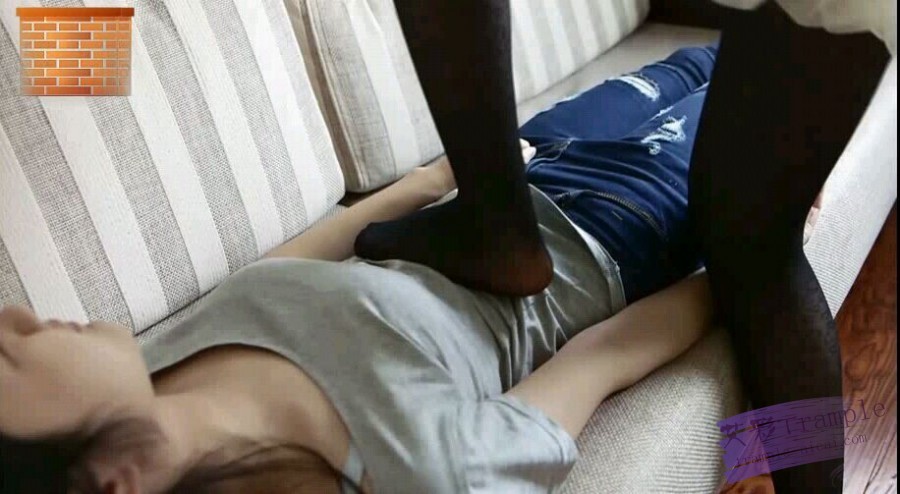 【网盘】超级性感清纯大美女踩踏骑坐小美女G-NV-182