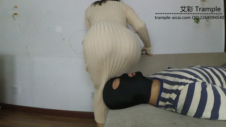 【网盘】丰满小美女坐脸