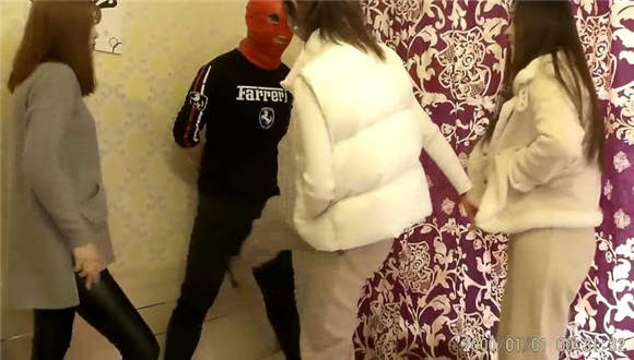 【网盘】三不良少女初次圈踢群踩