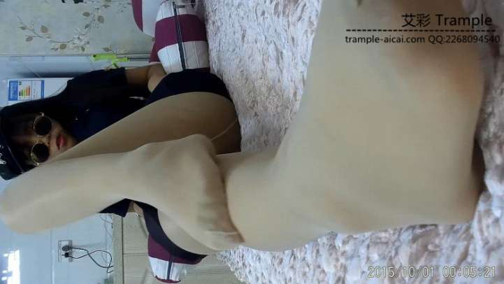 【网盘】女警の黒ストッキングで足