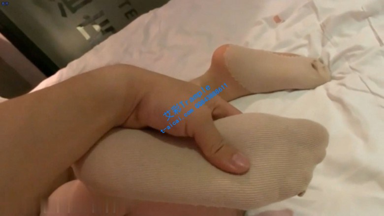 【网盘】约清纯校花到宾馆舔脚