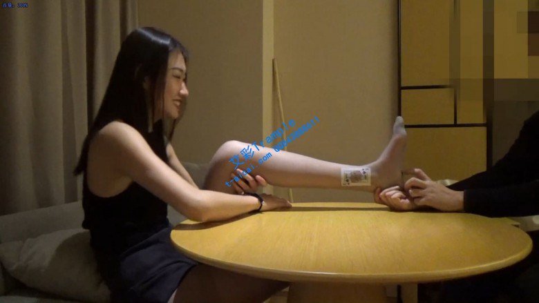 【网盘】和女神打扑克挠脚心