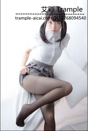 【网盘】超美小萝莉-手撕黑丝袜秀美足