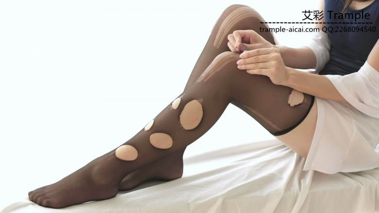 【网盘】超美小萝莉-手撕黑丝袜秀美足