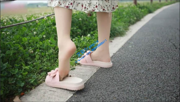 【网盘】清纯萝莉小姐姐-丝袜美足秀