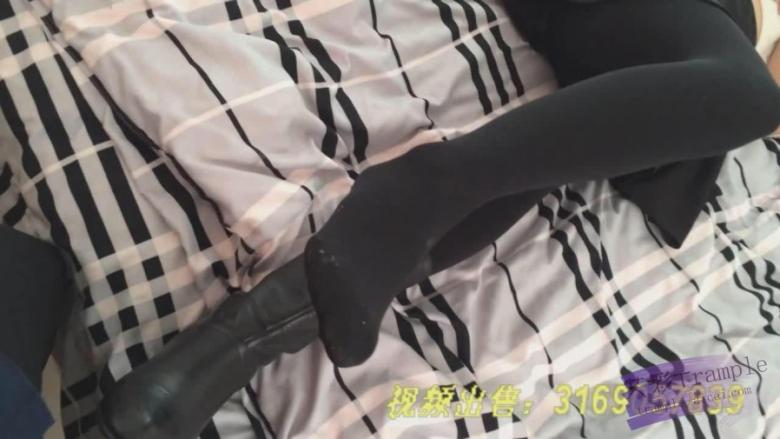 【网盘】【绝对典藏】双人互闻长靴内的秘密，脚尖的到底是什么？