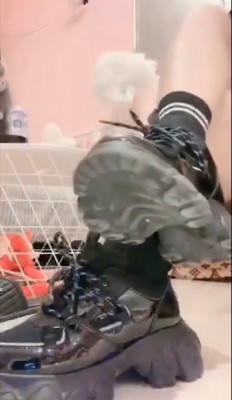 【网盘】【pov】女神晴主臭袜运动鞋臭脚裸足粗口辱骂