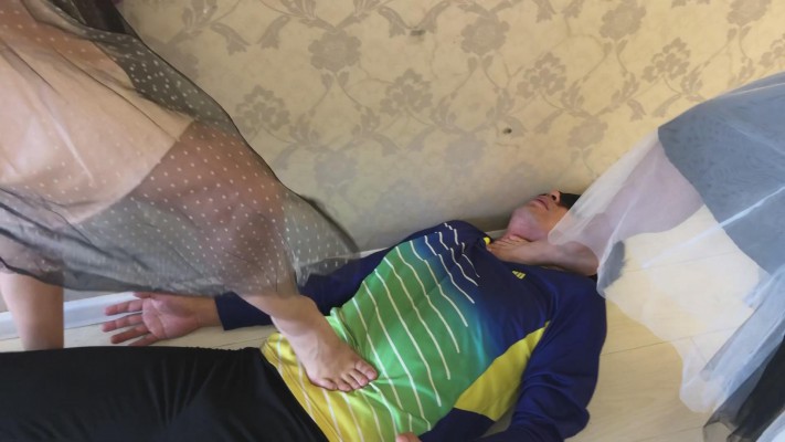 【网盘】双美女S美裙靓鞋无情踩踏调教 YC-220112-9