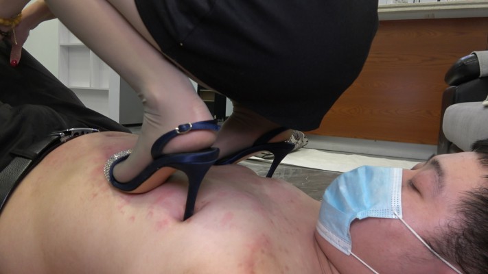 【网盘】【彼岸花】全体重高跟暴踩乳头 YC-220211-2