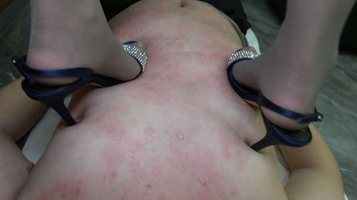 【网盘】【彼岸花】全体重高跟暴踩乳头 YC-220211-2