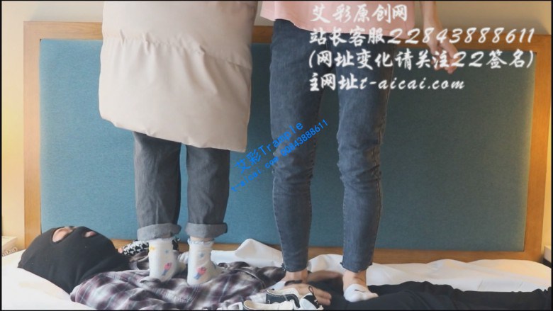 【网盘】【小彤双人踩踏】和篮球姐姐在哥哥身上玩耍 YC-200109-5