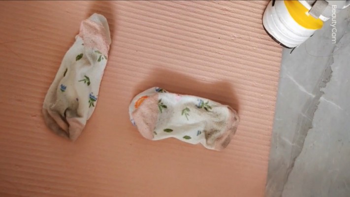 【网盘】道服萌妹原味袜子踩踹狗挡 pov跺狗脸