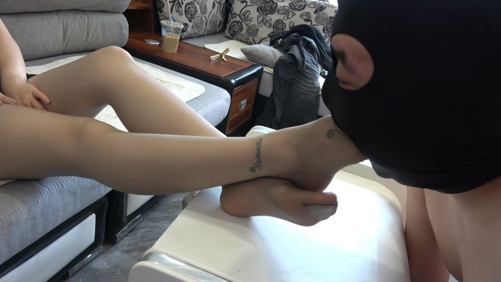 【网盘】【彼岸花】灰丝脚深喉，舔食原味灰丝脚 YC-220728-2