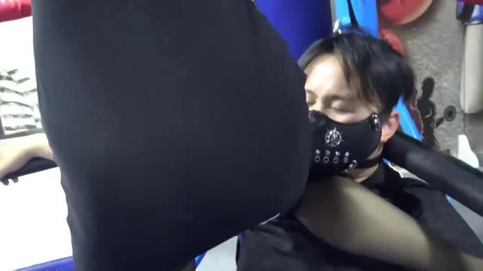 【网盘】国产格斗MF-MF00丝袜高跟美女的挑战（跪杀+搏击+关节技+踩脖子）bf17918