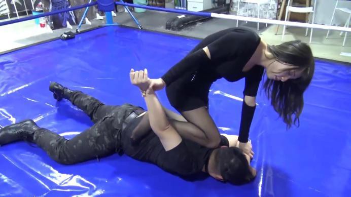 【网盘】国产格斗MF-MF00丝袜高跟美女的挑战（跪杀+搏击+关节技+踩脖子）bf17918