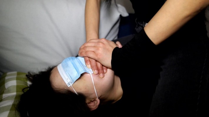 【网盘】【惑心】牛仔裤坐脸臭白袜窒息