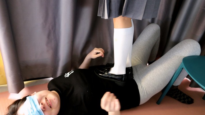 【网盘】【惑心】JK踩踏跺肚子