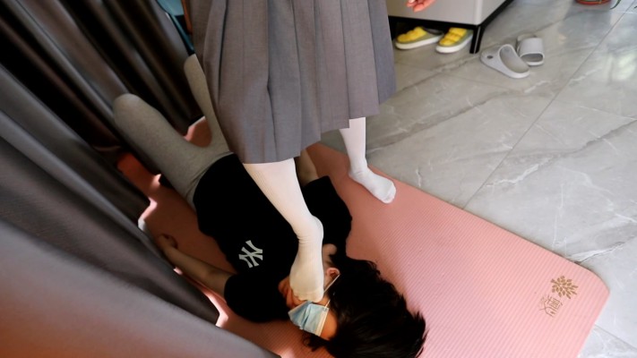 【网盘】【惑心】JK踩踏跺肚子