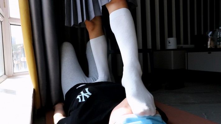 【网盘】【惑心】JK踩踏跺肚子