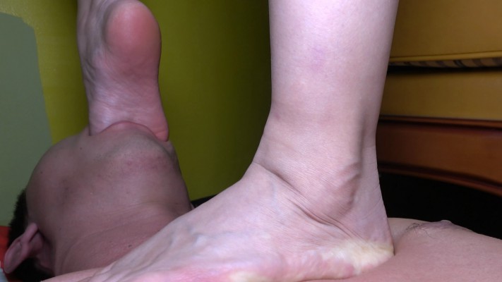 【网盘】【彼岸花】极限深喉插吐N次 YC-230102-2