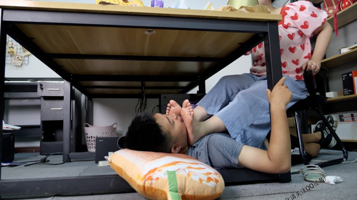 【网盘】【第5风格】下班后心甘情愿当女友的脚垫 YC-230628-4