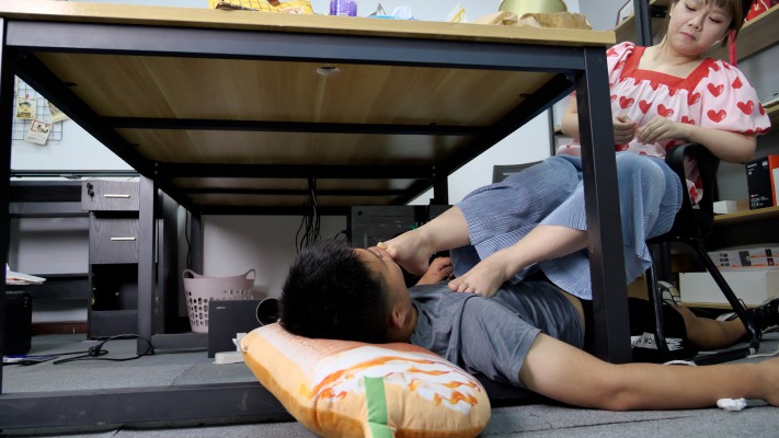 【网盘】【第5风格】下班后心甘情愿当女友的脚垫 YC-230628-4