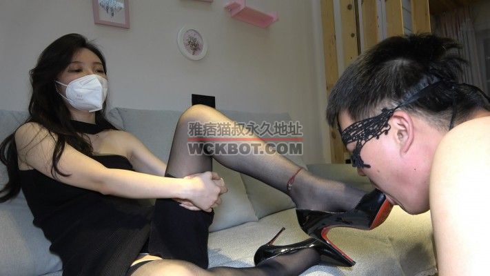 【网盘】【周一S】高跟挑逗贱狗，平底鞋暴头 YC-230905-3