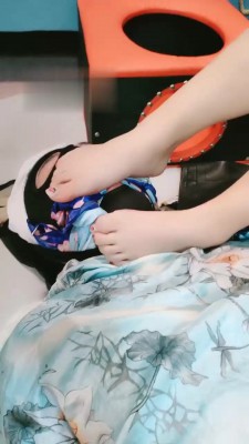 【网盘】【馨爷】五花大绑全包囚禁变装狗 JS22083101