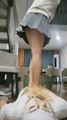 【网盘】【失心】爬山后带泥脏鞋底踩狗【完整版】 bf23868